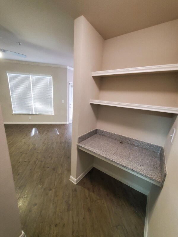 Building Photo - 906 Allen St