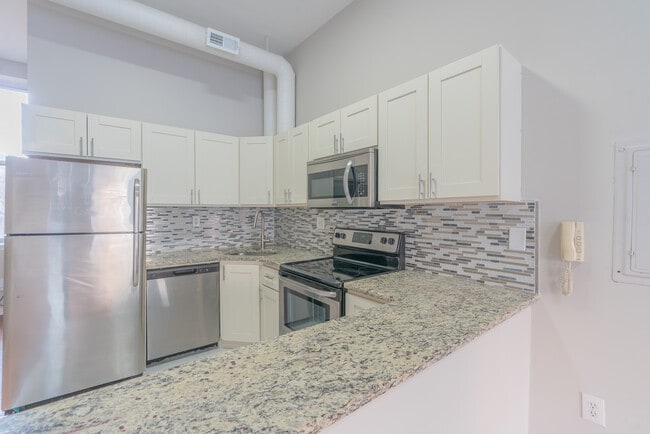 Building Photo - 1514 W Girard Ave