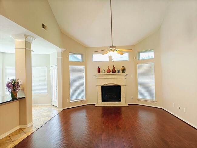 Building Photo - 26418 Creston Woods Dr