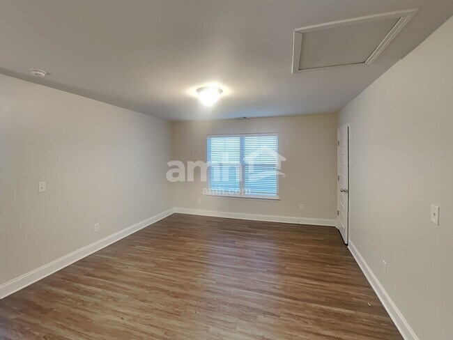 Building Photo - 5336 Tupelo St