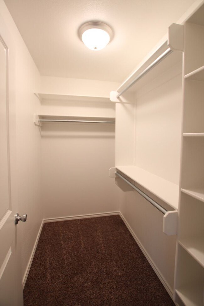 Building Photo - 1214 Brad Cir