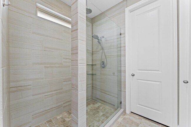 Building Photo - 10811 Gates Randal Ct