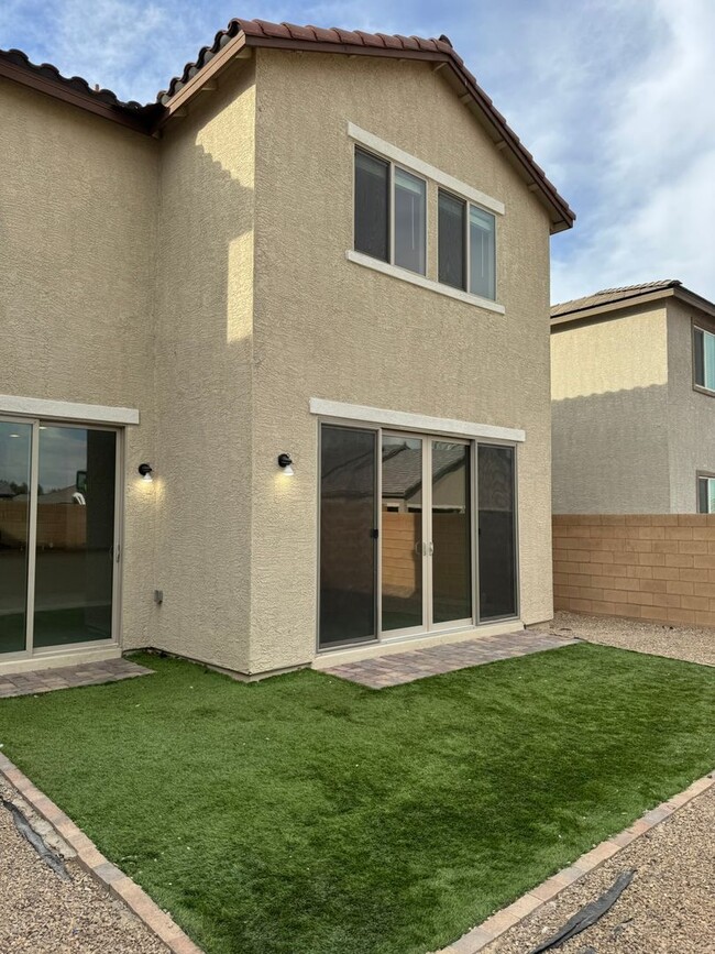 Building Photo - Two Story 4 Bedroom South Las Vegas