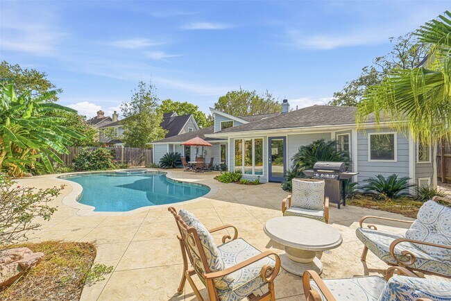 Primary Photo - 4600 Huisache St