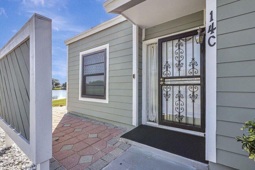 Building Photo - 602 Lakewood Dr