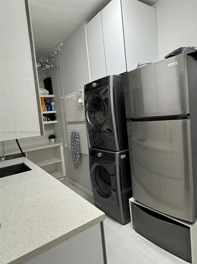 Building Photo - 15053 SW 40th St