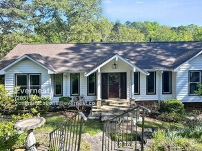 Building Photo - 2435 Indian Lake Dr