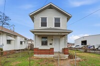 Building Photo - Three Bedroom Home in Hamilton!