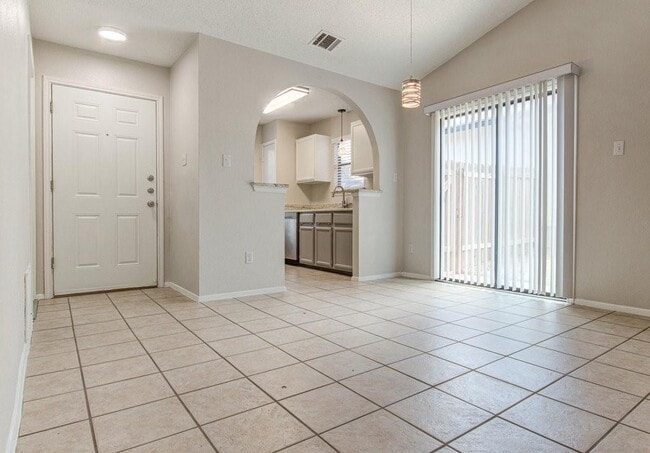 Building Photo - 12922 Meehan Dr