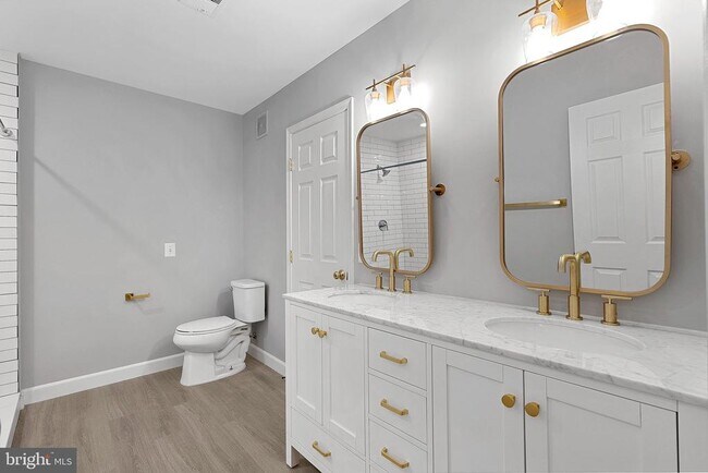 Building Photo - 21850 Locomotive Terrace