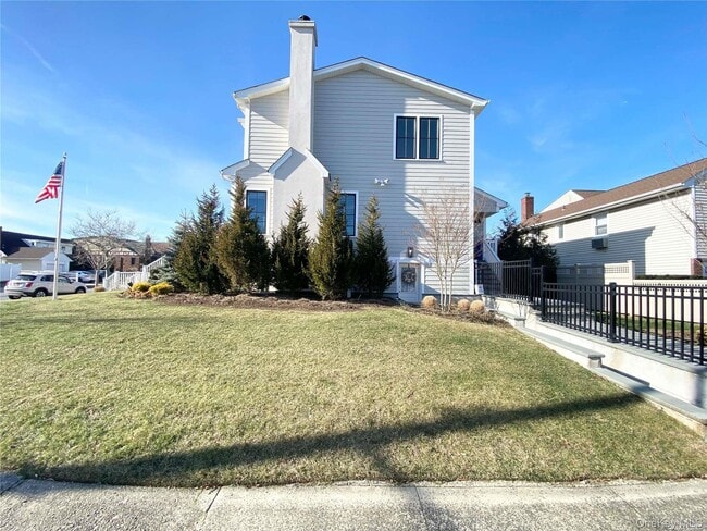 Building Photo - 255 Roosevelt Blvd