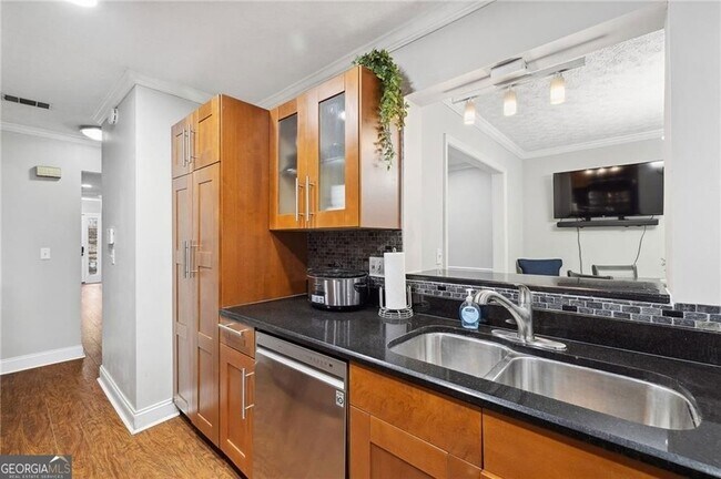 Building Photo - 13 Normandy Ct