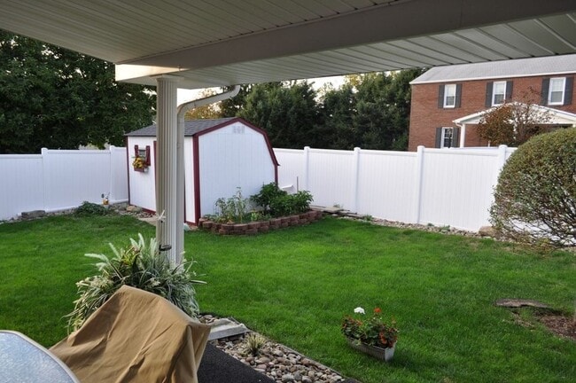 Building Photo - 317 Chestnut St