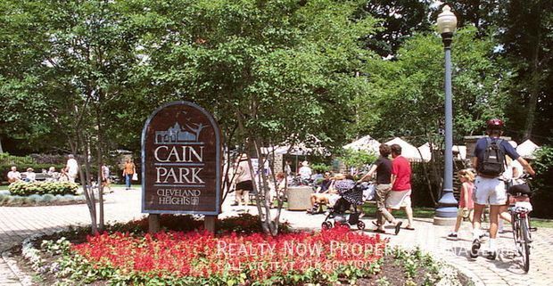 Building Photo - 3271 Desota Ave