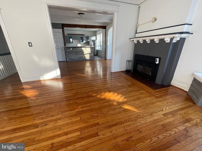 Building Photo - 114 Levering St