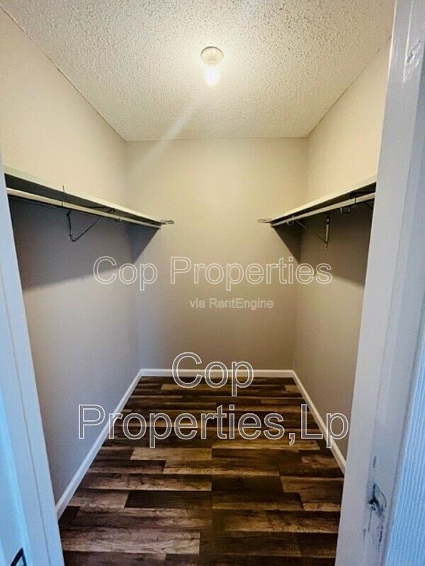 Building Photo - 1819 Babcock Rd