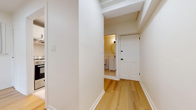 Building Photo - 1053 Bush St