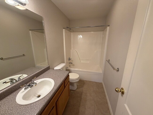 Building Photo - Modern, Low Maintenance Townhome in a Prime Fayetteville Location