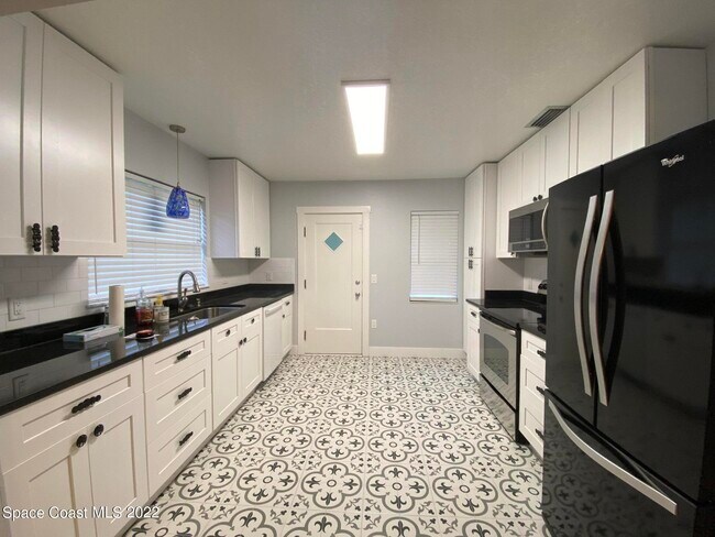 Building Photo - 1136 Indian River Ave