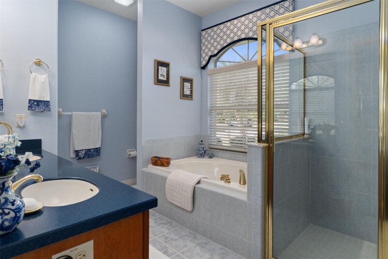 Building Photo - 2786 N Canterbury Lake Dr