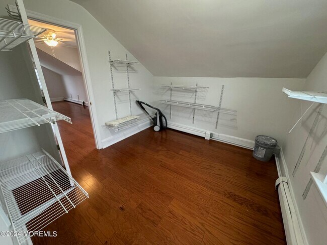 Building Photo - 503 Forman Ave