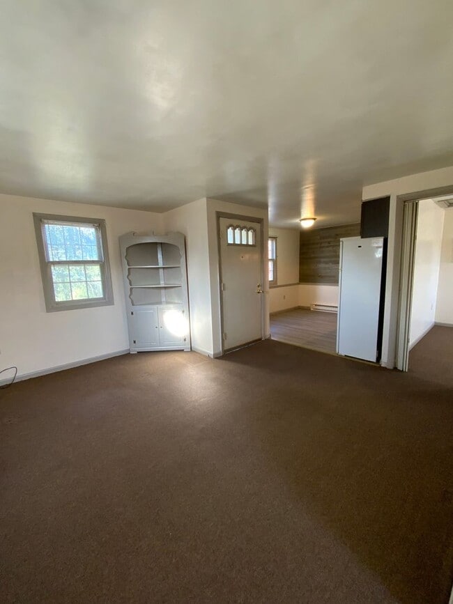 Building Photo - 114 Millersville Rd