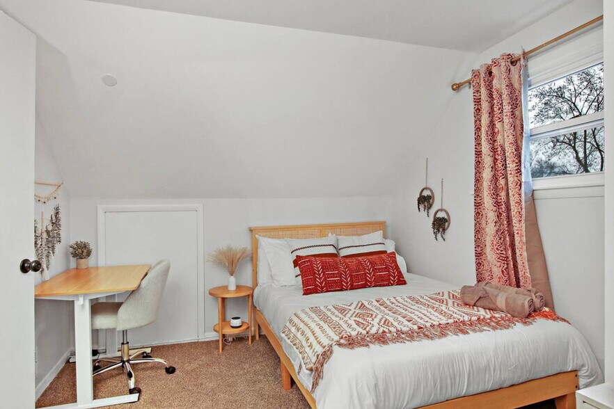 Building Photo - 1104 Elizabeth St