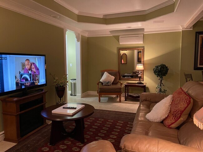 Building Photo - 1430 Juneau Way