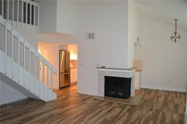 Building Photo - 603 Grenadine Ct