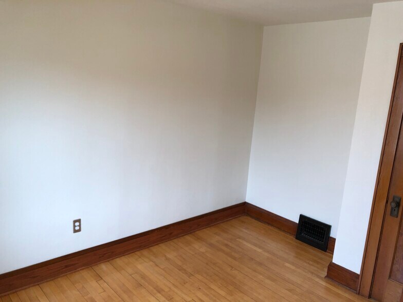 bedroom 1 - 623 S 60th St