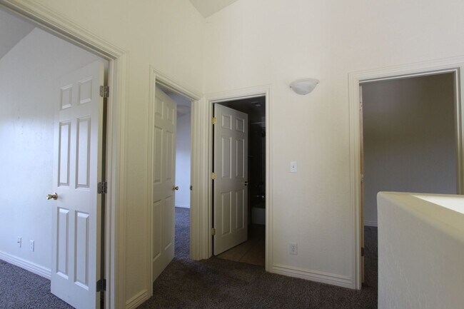 Building Photo - $500 Off Move-In Special – Spacious 4-Bed ...