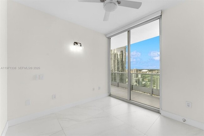 Building Photo - 900 Biscayne Blvd