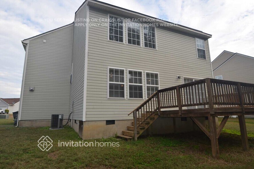 Building Photo - 2136 Mallard Pointe Dr