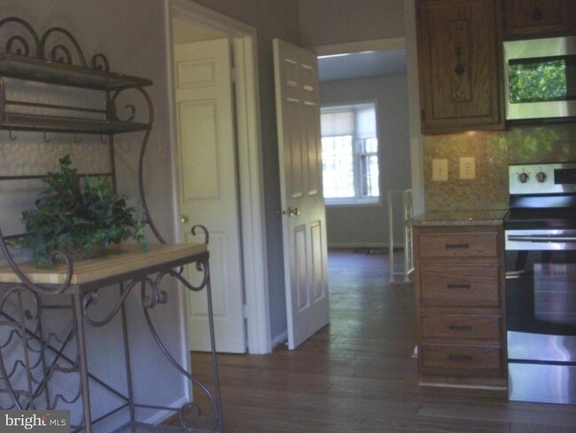 Building Photo - 9713 Klimt Ct