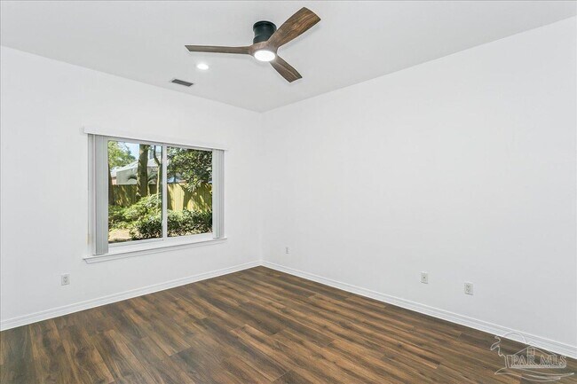 Building Photo - 6063 Forest Green Rd