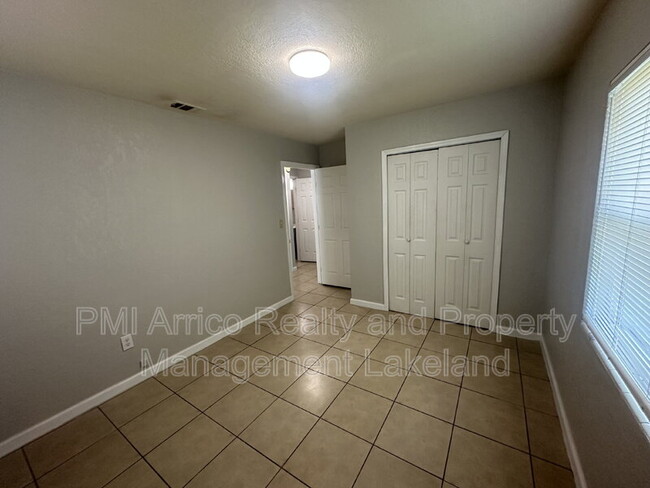 Building Photo - 403 Normandy St