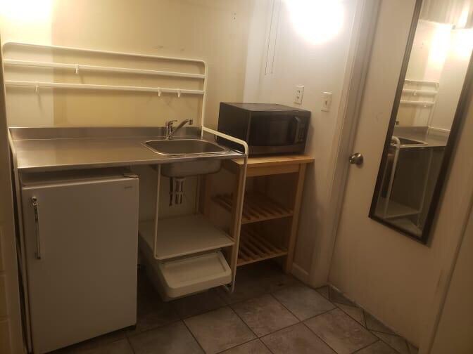 Building Photo - 9920 Mollyknoll Ave