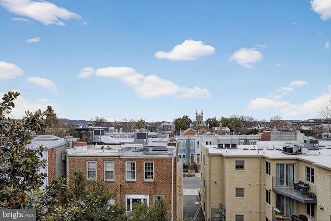 Building Photo - 629 South Carolina Ave SE
