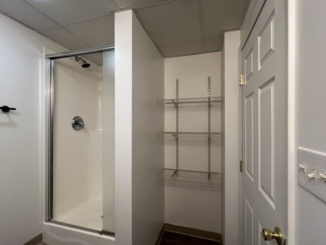 Building Photo - 211 N Queen St