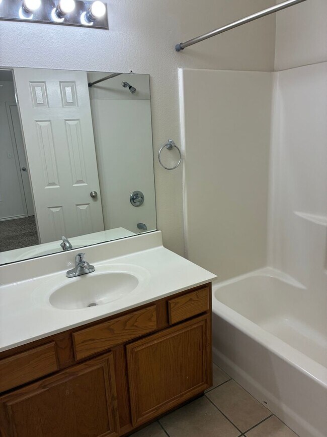 Building Photo - 810 N Belmont Ave