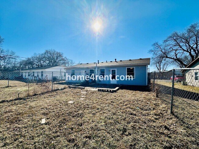 Building Photo - 6206 E 154 Terrace