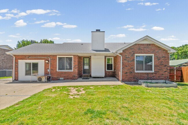 Building Photo - 1409 Janet Way Dr
