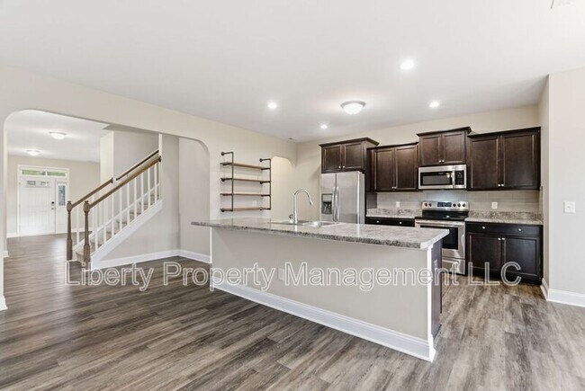 Building Photo - 588 Angel Oak Dr