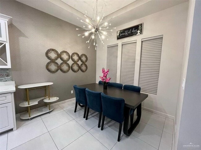 Building Photo - 37 Water Lily Ave