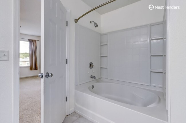 Building Photo - Five Bedrooms in Yulee's TCP!