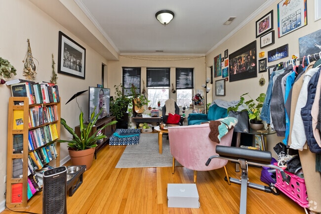 Building Photo - 4338 N Spaulding Ave