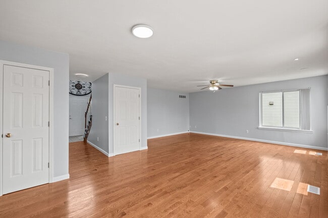 Building Photo - 1254 Hartland St