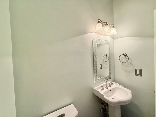 Building Photo - 9412 Springdale Dr