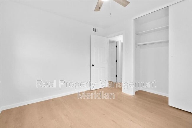 Building Photo - 2424 Cloverdale St