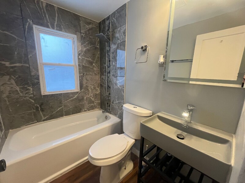 Building Photo - 2505 Crescent Ave